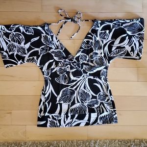 White House Black Market Medium top